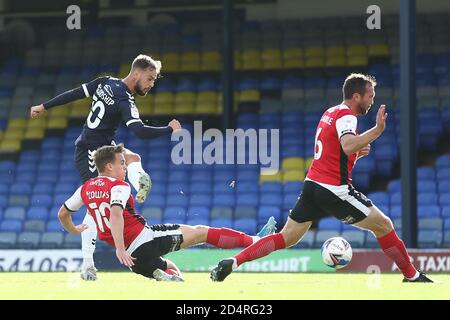 Brandon Goodship de Southend United marquant le premier but de ses équipes lors du match Sky Bet League 2 entre Southend United et Exeter City à Roots Hall, Southend, le samedi 10 octobre 2020. (Credit: Jacques Feeney | MI News) Credit: MI News & Sport /Alay Live News Banque D'Images