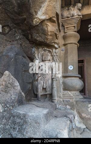 Grottes de Nasik ou Pandavleni, un groupe de 24 grottes (1er siècle av. J.-C. et 3e siècle EC) des sculptures supplémentaires ont été ajoutées jusqu'à environ le 6e siècle Banque D'Images