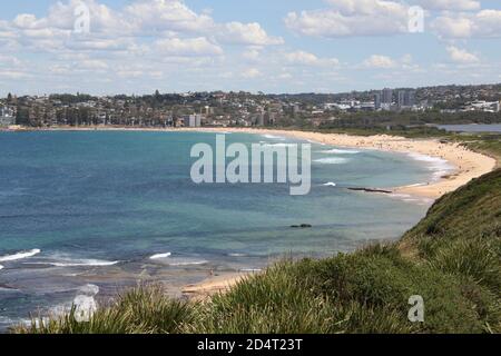 Vue sur la plage de long Reef et la plage de Dee Why depuis le point de vue de long Reef. Banque D'Images