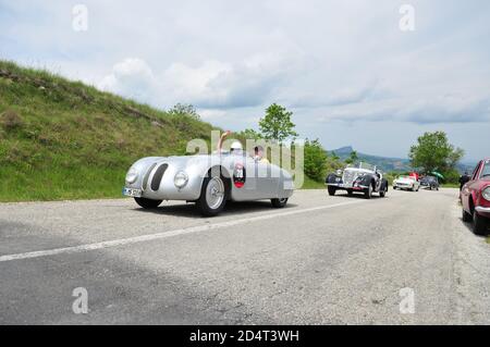 urbino, italie, 16 mai 2008, mille miglia, voiture historique rallie, bmw 328 Banque D'Images