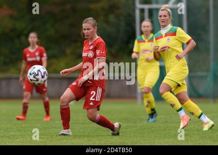 Aschheim, Allemagne. 11 octobre 2020. Laura Donhauser (#2 FC Bayern München II) pendant le 2. Frauen Bundesliga match entre le FC Bayern München II et 1. FC Köln. Sven Beyrich/SPP crédit: SPP Sport Press photo. /Alamy Live News Banque D'Images