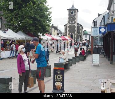 Market Day à Keswick, pendant Covid restrictions, Cumbria, Angleterre, Royaume-Uni Banque D'Images