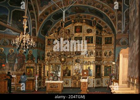 Monastère de Ciolanu, comté de Buzău, Roumanie. Intérieur de l'église chrétienne orthodoxe du XIXe siècle. Banque D'Images