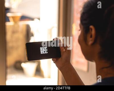 Assam, inde - 11 octobre 2020 : logo Supercell sur image de stock d'écran de téléphone. Banque D'Images