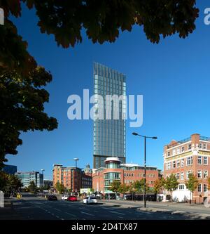 Vue extérieure de jour d'automne de la tour Hadrien à Newcastle upon Tyne, Tyne and Wear, Angleterre, Royaume-Uni Banque D'Images