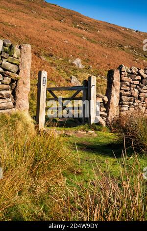 Royaume-Uni, Angleterre, Staffordshire, Moorlands, Ax Edge Moor, porte sur l'ancien chemin de course de Cut-thorn Hill vers Three Shires Head Banque D'Images