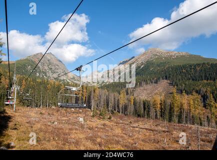 Télésiège de Strbske Pleso à Solisko dans les Hautes Tatras En Slovaquie Banque D'Images