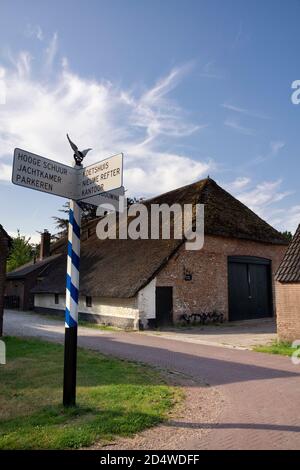 Bâtiments de ferme sur le domaine Marienwaard à proximité du village Beesd dans la province néerlandaise de Gelderland Banque D'Images