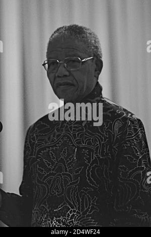 Stäfa : Portrait de Nelson Mandela lors de sa première visite d'Etat en Suisse en 1994 Banque D'Images