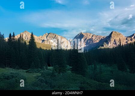 The Three Apôtres, Collegiate West sur le sentier Colorado Trail, Colorado, 485 km Banque D'Images