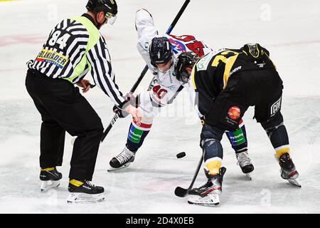 Frederikshavn, Danemark. 11 octobre 2020. Jesper Jensen (40) de Frederikshavn White Hawks vu dans le match de hockey sur glace de Metalligaen entre Frederikshavn White Hawks et Herlev Eagles à la Nordjyske Bank Arena à Frederikshavn. (Crédit photo : Gonzales photo/Alamy Live News Banque D'Images