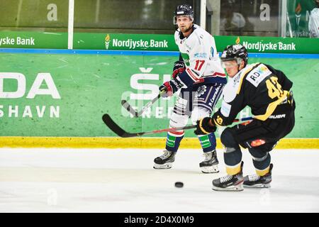 Frederikshavn, Danemark. 11 octobre 2020. Frederik Bjerrum (17) de Frederikshavn White Hawks vu dans le match de hockey sur glace Metaligaen entre Frederikshavn White Hawks et Herlev Eagles à la Nordjyske Bank Arena à Frederikshavn. (Crédit photo : Gonzales photo/Alamy Live News Banque D'Images