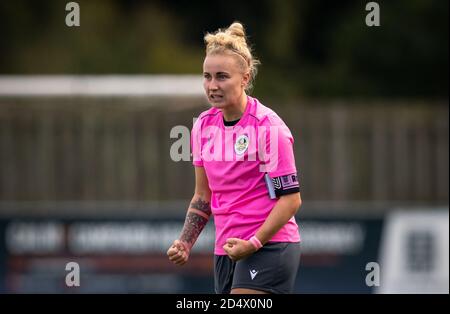 Centre de loisirs Horley, Royaume-Uni. 11 octobre 2020. Naomi Cole, buteur de Crawley Wasps, célèbre à plein temps le match de la FA Women National League entre Crawley Wasps et Watford FC Women au Horley Town FC, au Horley Leisure Centre, en Angleterre, le 11 octobre 2020. Photo d'Andy Rowland. Crédit : Prime Media Images/Alamy Live News Banque D'Images