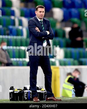 Ian Baraclough, directeur de l'Irlande du Nord, lors du match de la Ligue des Nations de l'UEFA 1 au Windsor Park, à Belfast. Banque D'Images