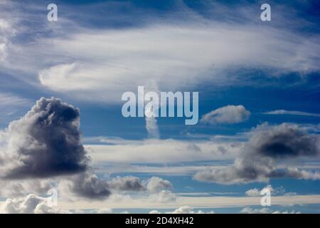 La formation de nuages naturels ressemble à une explosion nucléaire Banque D'Images