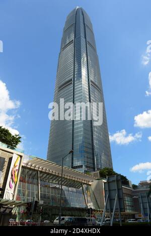 Hong Kong deux International Finance Centre (IFC2), construit en 2003, est actuellement le deuxième plus haut bâtiment de Hong Kong, en Chine. Banque D'Images