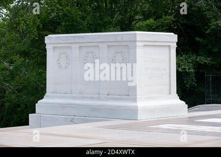 La Tombe du Soldat inconnu au cimetière national d'Arlington Banque D'Images