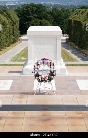 La Tombe du Soldat inconnu au cimetière national d'Arlington Banque D'Images