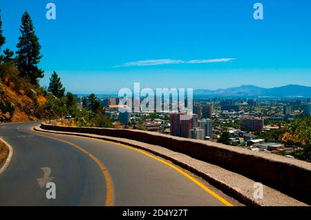 Route sur la colline de San Cristobal - Santiago - Chili Banque D'Images