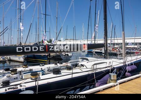 Super maxi yacht « Black Jack » à Constitution Dock après la Rolex Sydney Hobart Yacht Race 2019, Hobart, Tasmanie Banque D'Images