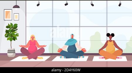 mix course femmes enceintes faire yoga exercices de forme physique entraînement sain style de vie concept filles méditant ensemble moderne intérieur de studio horizontal plein illustration du vecteur de longueur Illustration de Vecteur