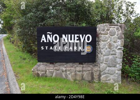 Panneau d'entrée au parc national de point Año Nuevo. Banque D'Images