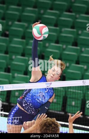 Florence, Italie. Florence 2020, Italie, 11 octobre 2020, VAN GESTEL CÉLINE (il Bisonte Firenze) pendant il Bisonte Firenze vs Savino Del Bene Scandicci - Volleyball Championnat italien Serie A1 féminin - Credit: LM/Filippo Tomasi Credit: Filippo Tomasi/LPS/ZUMA Wire/Alay Live News Banque D'Images