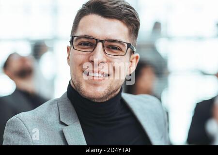 homme d'affaires confiant au bureau Banque D'Images