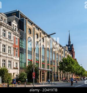 DAS Schloss (le château). Centre commercial moderne construit en 2004-2006 avec une façade en béton armé et en grès, inSsteglitz, Berlin Banque D'Images