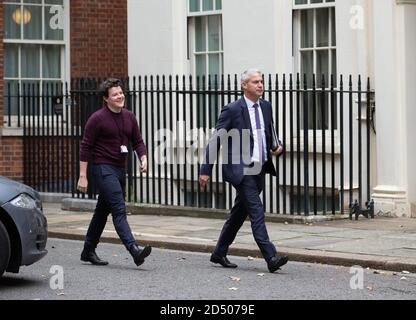 Londres, Royaume-Uni. 12 octobre 2020. Stephen Barclay, secrétaire en chef du Trésor, arrive à Downing Street. Personnes dans Downing Street. Boris Johnson fera aujourd'hui d'autres annonces sur l'épidémie du coronavirus. Crédit : Mark Thomas/Alay Live News Banque D'Images