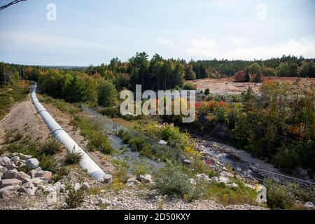 Le 27 septembre 2020- St. Margaret's Bay (Nouvelle-Écosse) : les réserves d'eau ou les pipelines du réseau hydroélectrique de la baie St Margaret's Banque D'Images