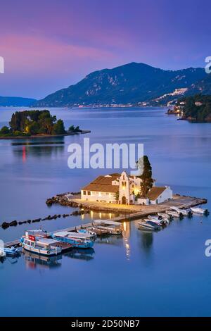 Monastère de Vlacherna, Île de la souris près de Kerkyra, Corfou, Iles Ioniennes, Grèce Banque D'Images