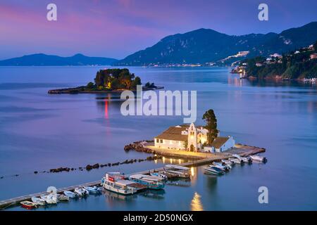 Monastère de Vlacherna, Île de la souris près de Kerkyra, Corfou, Iles Ioniennes, Grèce Banque D'Images