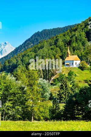 Chapelle Sainte-Anna à Graun im Vinschgau, dans le Tyrol du Sud, en Italie Banque D'Images