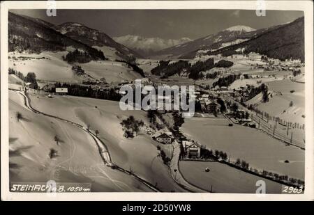 Steinach am Brenner in Tirol Österreich, Blick auf den verschneiten Ort | utilisation dans le monde entier Banque D'Images