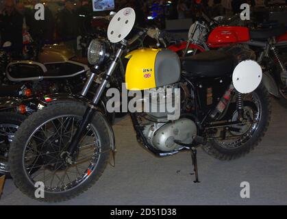 Vieille moto britannique : BSA Scrambler café racer Banque D'Images