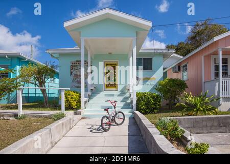 Bahamas, Abaco Islands, Man O War Cay, Queen's Highway, Mann O War School Banque D'Images