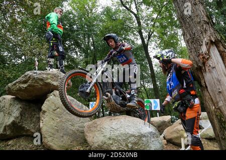 Sergio Ribau Lopez (Scorpa / Trial 2) pendant le Championnat du monde de Trial FIM Hertz (Round 4) sur le circuit moto Club Lazzate le 11 octobre 2020 à Lazz Banque D'Images