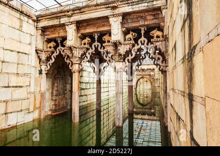 Raniji ki Baori ou Queens stepwell est un stepwell connu situé dans la ville de Bundi dans l'état Rajasthan en Inde Banque D'Images