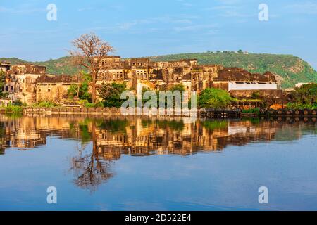 La ville de Bundi et le lac Nawal Sagar offrent une vue panoramique sur l'état du Rajasthan en Inde Banque D'Images