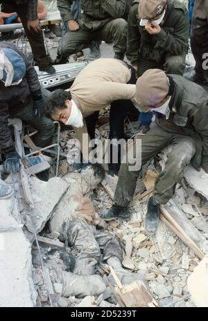 - terremeto à Irpinia (novembre 1980) - tremblement de terre à Irpinia (Novembre 1980) Banque D'Images