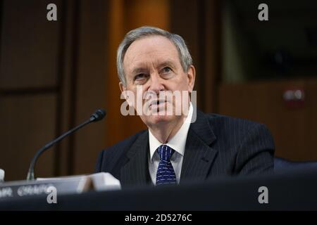 Washington, États-Unis. 12 octobre 2020. Le sénateur Michael Crapo, de l'Idaho, parle lors d'une audience de la Commission judiciaire du Sénat sur la nomination d'Amy Coney Barrett au poste de juge associé de la Cour suprême, à Capitol Hill, à Washington, DC, le lundi 12 octobre 2020. Photo de piscine par Patrick Semansky/UPI crédit: UPI/Alay Live News Banque D'Images