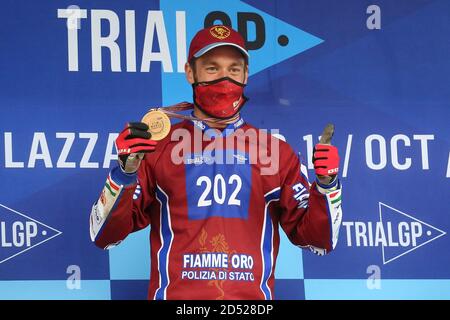 Matteo Grattarola, champion du World Trial 2, lors de la cérémonie de remise du titre du monde au circuit moto Club Lazzate le 11 octobre 2020 à Lazzate (MB), I Banque D'Images