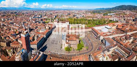La Piazza Castello ou Place du Château vue panoramique aérienne, une place principale dans le centre-ville de Turin, région du Piémont de l'Italie Banque D'Images