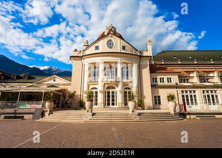 De Kurhaus Meran est un célèbre bâtiment et un symbole de la ville de Merano dans le Tyrol du Sud en Italie du nord Banque D'Images