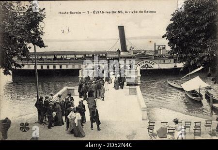 Évian les bains haute Savoie, rivée de bateau, Dampfer Bonivard | usage dans le monde entier Banque D'Images