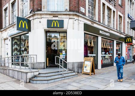 McDonald's Restaurant sur Euston Road, King's Cross, Londres, Royaume-Uni Banque D'Images