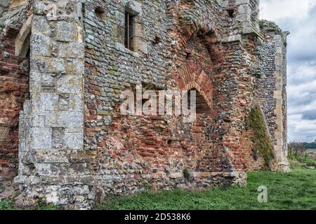 Paysages des ruines de la Monasterie et du moulin de St Benet sur les Norfolk Broads à Ludham. Banque D'Images