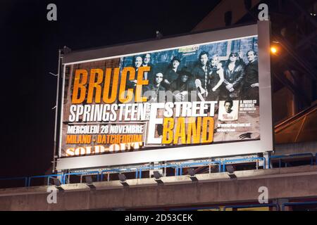 Panneau publicitaire devant un concert de Bruce Springsteen au Forum de Datch le 28 novembre 2007, Milan, Italie. Banque D'Images