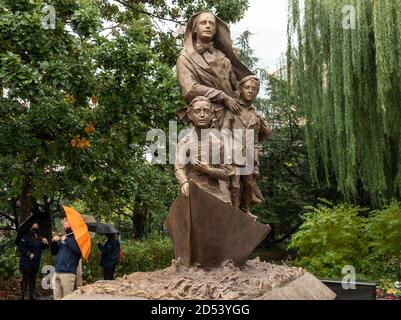 New York, NY - le 12 octobre 2020 : présentation du mémorial mère Cabrini dans Battery Park dévoilé le jour de Columbus Banque D'Images